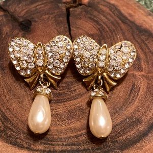 Crystal and pearl earrings